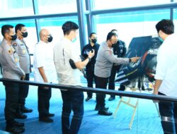 Polri Pamerkan Lukisan Para Difabel di Bandara Soekarno Hatta