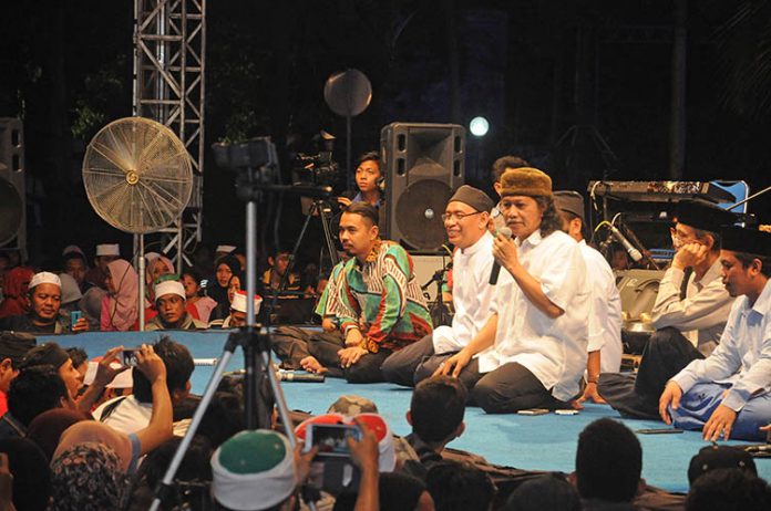 Sebut Jokowi Firaun, Cak Nun Mengaku ‘Kesambet’