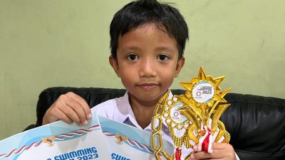 Dua Atlet SD Islam Athirah 2 Borong 3 Medali Lomba Renang Haornas