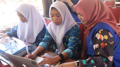 Mahasiswa Kalla Institute Laksanakan Pelatihan UMKM dan Ecobrick dalam KKN Tematik Desa Wisata di Jeneponto