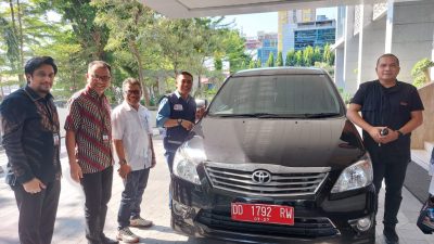 Bentuk Apresiasi Atas Kinerja PMI Makassar, BI Sulsel Serahkan Mobil