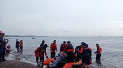 Tim Sar Gabungan Temukan Bocah yang Tenggelam di Pantai Biru Makassar
