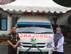 Pelindo Regional 4 Peduli Kesehatan Masyarakat, Bantu Mobil Ambulans untuk Klinik di Kejati Sulsel
