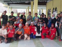 Kelurahan Paccerakkan bekerjasama RW 5 Adakan Kerja Bakti di Masjid Al Ikhtiar