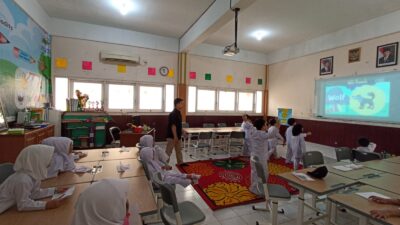 Pengalaman Tak Terlupakan: Anak TK Athirah Baruga Jelajahi Dunia Kreativitas dan Bahasa Inggris di SD Athirah Baruga!