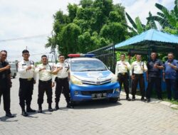 Menjelang Lebaran  PT. Gowa  Makassar Toursm  Develoment TBK Memberikan Hadiah  Lebaran Ke Warga