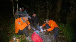 Tim SAR Evakuasi Pendaki Di Gunung Lompobattang