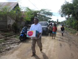 Peduli Tanggap Darurat Bencana, Indosat Ooredoo Hutchison Salurkan Bantuan Banjir dan Longsor di Sulawesi Selatan