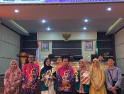 Dua Mahasiswa Prodi S1 Kesmas FKM UIT Raih Juara Lomba PHC AIPTKMI Regional Timur