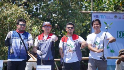 Lestarikan Ekosistem Pesisir, Pertamina Patra Niaga Sulawesi Melalui Integrated Terminal Makassar Melakukan Penanaman Mangrove di Parangloe Makasar