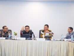 Tantangan Ekonomi Tahun 2025 Lebih Berat, Sekda Sulsel Jufri Rahman Minta TPAKD Optimalkan Program OJK
