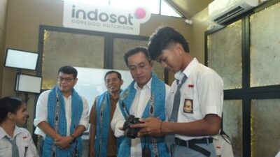 Komitmen Terhadap Keberlanjutan, Karyawan Indosat Ooredoo Hutchison Dirikan Bangunan ECO untuk Sekolah di Ambon