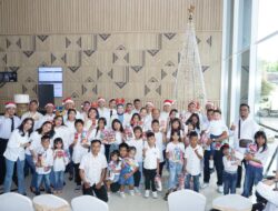 MERCURE MAKASSAR NEXA PETTARANI GELAR ACARA “LIT THE CHRISTMAS TREE”