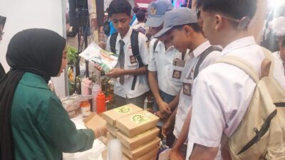 Stand Pameran UIT banyak di kunjungi Siswa SMA