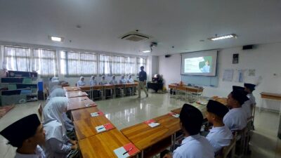 SMA Athirah 1 Makassar Gelar Diklat Paskibra