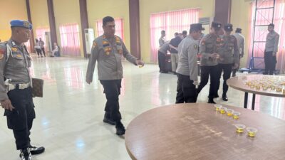 Kapolres Gowa Pimpin Tes Urine Dadakan Kepada Anggotanya