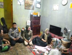Peduli Warga Miskin Ekstrem, Bhabinkamtibmas Desa Bontoala Bersama PJ Kades Salurkan Bantuan dan Lakukan Peninjauan Langsung