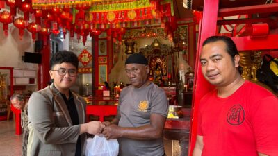 SMA Islam Athirah 1 Makassar Bagikan Kurban hingga ke Vihara