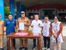 STIKS-ISKI Makassar dan Pemkab Maros Resmi Tandatangani Kesepakatan Bersama (MoU) di Depan ASN Saat Apel Pagi