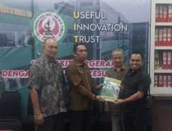 Rektor UIT Lantik Dekan Fakultas Ekonomi Dr.Awaluddin, S.Pd, SE, MM