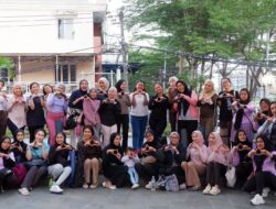 Sunset Flow Yoga: Harmoni Tubuh, Cerita, dan Cita Rasa di Teras ARYADUTA