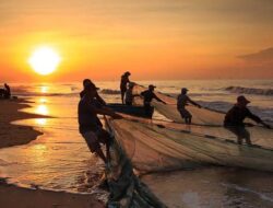 Nelayan di Pesisir Gowa Kini Andalkan AI dari IM3 untuk Keselamatan Melaut