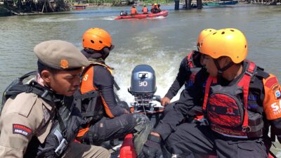 Warga Desa Lompat Dari Jembatan, Tim Sar Lakukan Pencarian