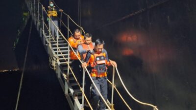Tim Basarnas Evakuasi Medis ABK Kapal Asing