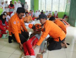 Belajar Jadi Penolong Sejak Dini, Pertamina Patra Niaga Sulawesi Hadirkan Simulasi Siaga Bencana Seru di SMA 8 Mandai