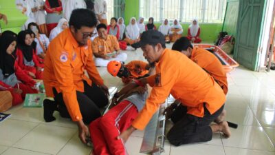 Belajar Jadi Penolong Sejak Dini, Pertamina Patra Niaga Sulawesi Hadirkan Simulasi Siaga Bencana Seru di SMA 8 Mandai