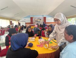 LIPPOLAND, MELALUI GMTD, BERDAYAKAN IBU PETUGAS KEBERSIHAN DI KAWASAN TANJUNG BUNGA LEWAT PELATIHAN MACRAME