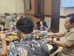 Menyongsong Rakerwil,Ketua DPW PKS Sulsel Anwar Faruq Ajak Anak Muda Bincang Santai di Hotel Claro Makassar