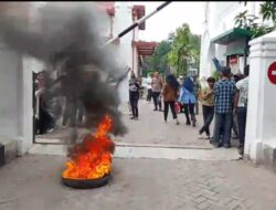 Nasabah Gugat BSI Makassar Soal Dugaan Penyimpangan Prosedur Pembiayaan, Massa Gelar Aksi di Pengadilan Negeri