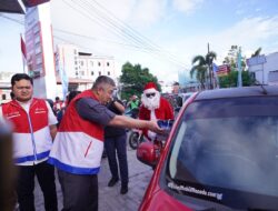 Pertamina Patra Niaga Sulawesi Hadirkan Santa Claus di SPBU Pertamina Manado, Pelanggan Rasakan Natal yang Berbeda