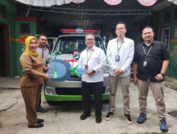 PT Pegadaian Serahkan Bantuan Ambulans untuk Puskesmas Perawatan Saleman