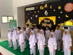 SD Athirah Bone Peringati Isra Mi’raj, Tekankan Sinergi Sekolah dalam Pendidikan Salat Siswa 