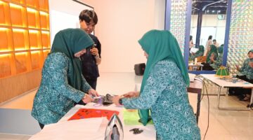 Kalla Institute Berdayakan Ibu Rumah Tangga Kelola Limbah Plastik Berbasis Ekonomi Sirkular