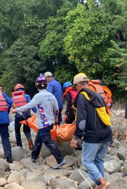 Air Bah di Sungai Kalimborang Maros, Dua Wisatawan Ditemukan Meninggal Dunia