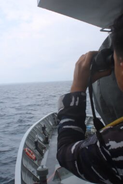 Basarnas Kerahkan RB 220 dari Mataram untuk Perkuat Operasi SAR KM Nurul Salsa di Hari Keenam