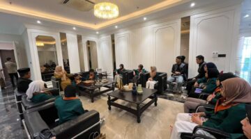 Audiensi Bersama Wali Kota Makassar, OPDIS SD Islam Athirah Makassar Sampaikan Program Pilah Sampah