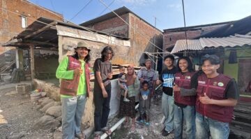 Tim CARA’DE Difusikan Teknologi Aquaponik dan Instalasi Aerator di Rumah Warga Desa Tinggimae