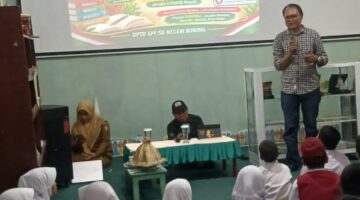 SD Negeri Borong Dorong Budaya Literasi Siswa Lewat Membaca dan Menulis