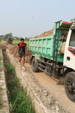 Progres 34%, Jalan Tani Kalebarembeng Semakin Dekat ke Petani