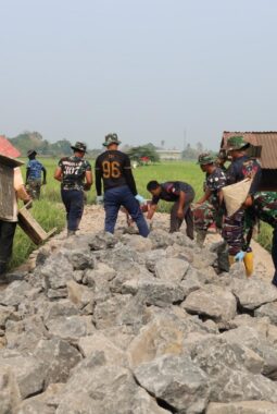 Dandim Gowa Tekankan Kualitas dan Gotong Royong, Pembangunan Jalan Tani Kalebarembeng Capai 60 Persen